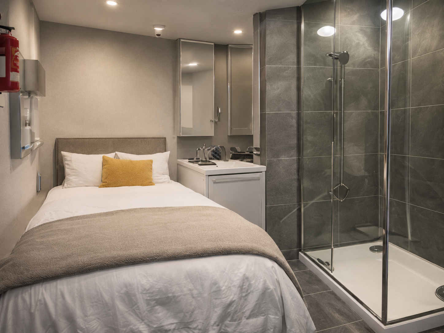 En-suite bathroom